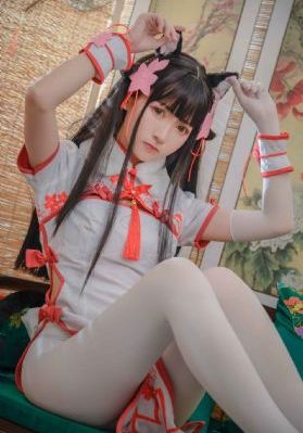 亲嘴扒胸摸屁股激烈下载软件